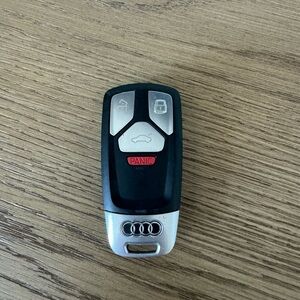 Audi Q5 Black and Silver Key Fob 2018